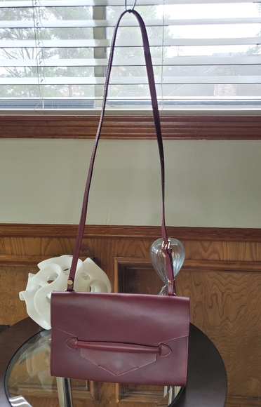 Celine Lefebure

Victoria Leather Crossbody bag - Picture 2 of 13